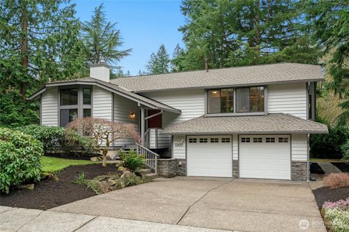15831 Se 47th St, Bellevue, WA, 98006-3264 | Card Image