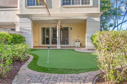 668 Ne Francesca Ln, Boca Raton, FL, 33487-5210 | Card Image