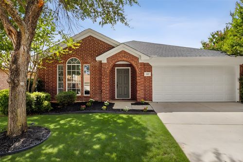 137 Flyaway Ln, Fort Worth, TX, 76120-1635 | Card Image