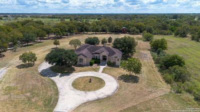 1123 Glenewinkel, Home with 5 bedrooms, 3 bathrooms and null parking in Seguin TX | Image 2