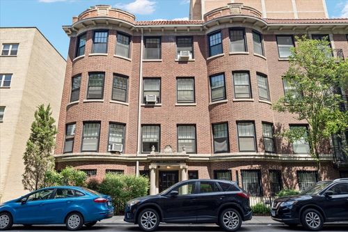 gn-3145 N Cambridge Ave, Chicago, IL, 60657-4634 | Card Image