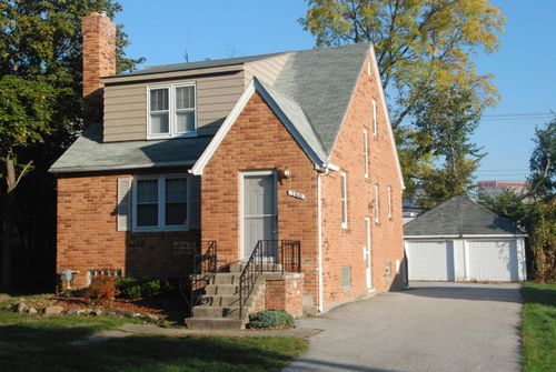 160 Olympia Dr, Troy, MI, 48084-5452 | Card Image
