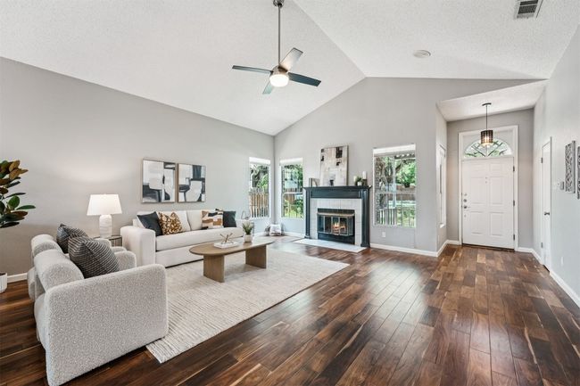 8204 Cahill Dr, House other with 3 bedrooms, 2 bathrooms and 4 parking in Austin TX | Image 5
