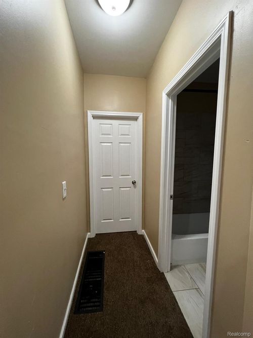 11795 Promenade St, Detroit, MI, 48213-1317 | Card Image