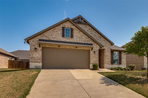 807 Woodcrest Dr, Ennis, TX, 75119-7703 | Card Image