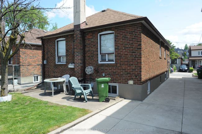 134 Kane Ave, House other with 3 bedrooms, 2 bathrooms and 4 parking in York ON | Image 10