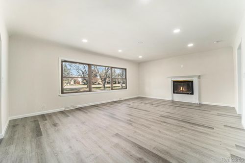 24614 Taft Rd, Novi, MI, 48375-2240 | Card Image