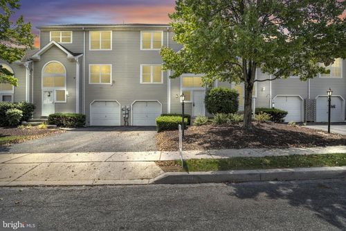 6129 Spring Knoll Dr, HARRISBURG, PA, 17111-6804 | Card Image