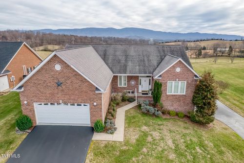 229 Country Meadows Cir, Bristol, TN, 37620-8365 | Card Image