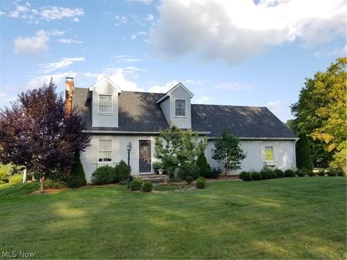 1740 Hearthside Dr, Salem, OH, 44460-3620 | Card Image