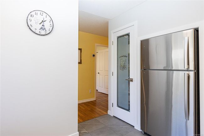 Nicely appointed pantry as well | Image 15