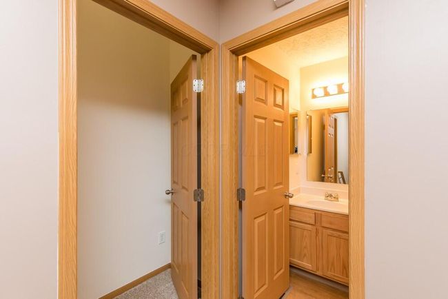 5975 Pennington Creek Dr, Condo with 3 bedrooms, 3 bathrooms and null parking in Dublin OH | Image 23