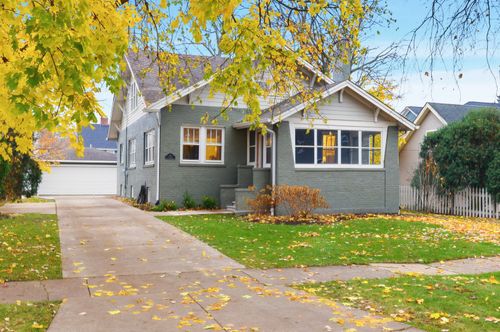 312 E Lincoln Ave, Wheaton, IL, 60187-4214 | Card Image