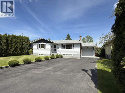 2566 Coyle Street, Prince George, BC, V2N3Y6 | Card Image