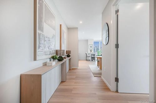 4f-45 45th St, Sunnyside, NY, 11104-2495 | Card Image