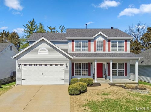 725 Whispering Forest Dr, Ballwin, MO, 63021-4481 | Card Image