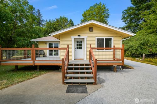 5594 Sand Rd, Bellingham, WA, 98226-9514 | Card Image