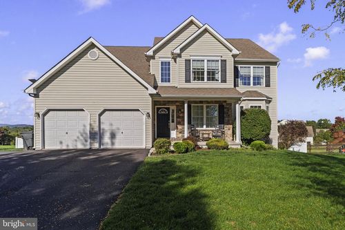 910 W Mill Creek Way, Pottstown, PA, 19465-1022 | Card Image