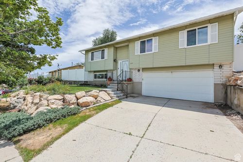 5327 W Mountain Men Dr, Salt Lake City, UT, 84118-6926 | Card Image