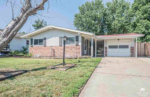 1108 Cresthill Dr, Junction City, KS, 66441-4107 | Card Image