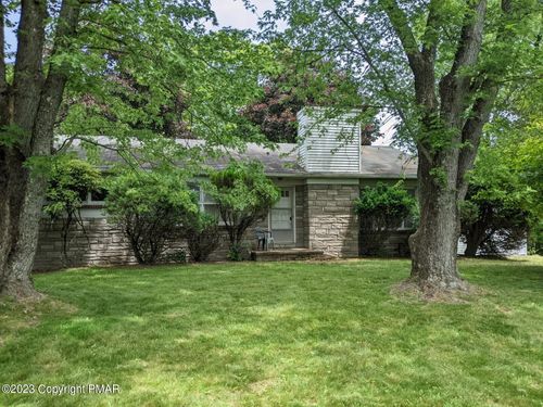 232 Rodenbach Ln, Brodheadsville, PA, 18322-7067 | Card Image