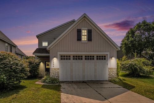 1394 Highland Hl, Lowell, MI, 49331-8832 | Card Image