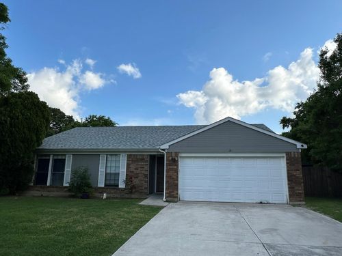 927 S Riverside Dr, Grapevine, TX, 76051-3388 | Card Image