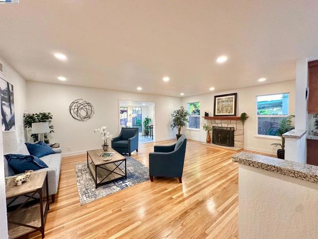 651 Brookfield Dr, House other with 3 bedrooms, 2 bathrooms and 2 parking in Livermore CA | Image 5