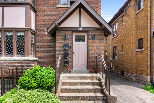 MAIN - 25 Braemar Ave, Home with 3 bedrooms, 2 bathrooms and 1 parking in Toronto ON | Image 4