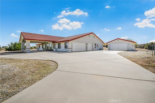 9076 Shasta Rd, Phelan, CA, 92371-4273 | Card Image