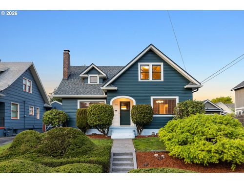 7825 N Willamette Blvd, Portland, OR, 97203-4950 | Card Image