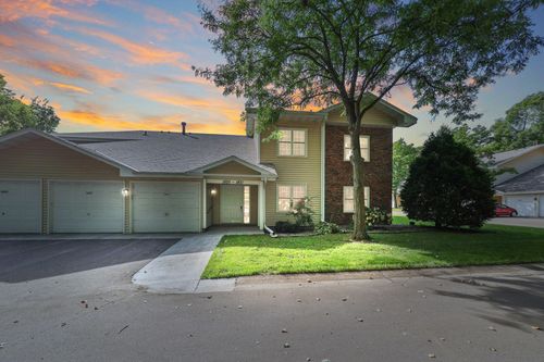 18-1827 County Road E E, White Bear Lake, MN, 55110-4612 | Card Image