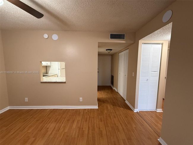 APT-1B - 470 Executive Center Dr, Condo with 1 bedrooms, 1 bathrooms and null parking in West Palm Beach FL | Image 12