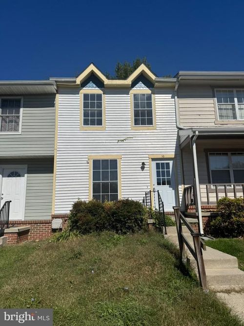 16 Heron Ct, CHARLES TOWN, WV, 25414-5892 | Card Image