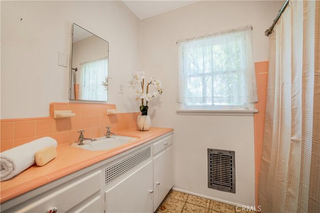 695 W 13 Th St, House other with 2 bedrooms, 2 bathrooms and 1 parking in Upland CA | Image 25