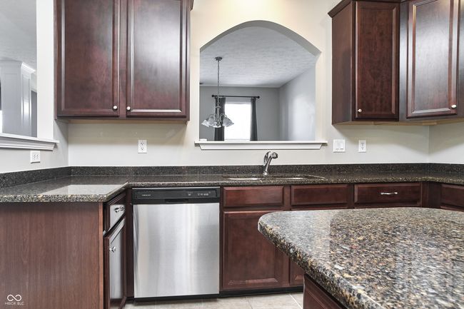 13499 Molique Blvd, Townhouse with 2 bedrooms, 3 bathrooms and null parking in Fishers IN | Image 22
