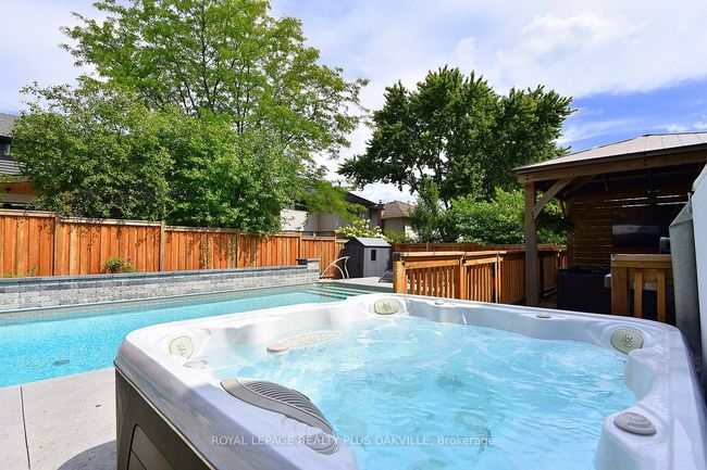 81 Jerome Park Dr, House other with 5 bedrooms, 4 bathrooms and 4 parking in Dundas ON | Image 50