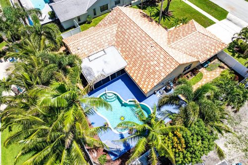 9707 Sun Pointe Dr, Boynton Beach, FL, 33437-3305 | Card Image