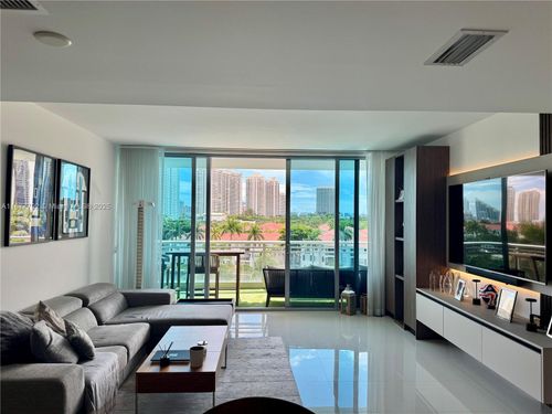 apt-443-2950 Ne 188th St, Aventura, FL, 33180-2748 | Card Image
