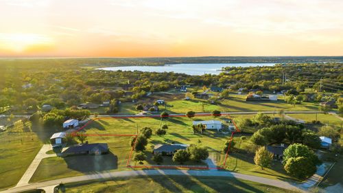 313 Buena Vista Dr, Willow Park, TX, 76087-9223 | Card Image