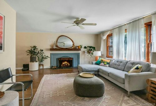 25 Fenwick Rd, Hastings On Hudson, NY, 10706-3508 | Card Image