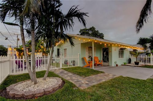 1907 2nd St, INDIAN ROCKS BEACH, FL, 33785-2911 | Card Image