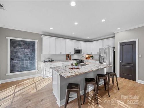 334 Mount Side Way, Fort Mill, SC, 29715-7823 | Card Image