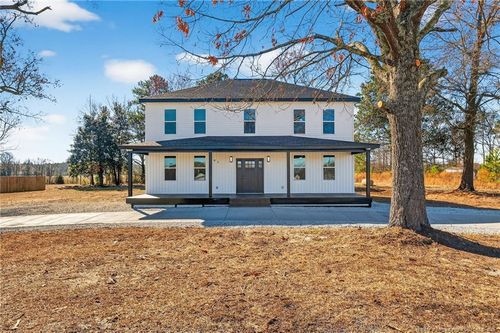 105 School St, Lumber Bridge, NC, 28357-7805 | Card Image