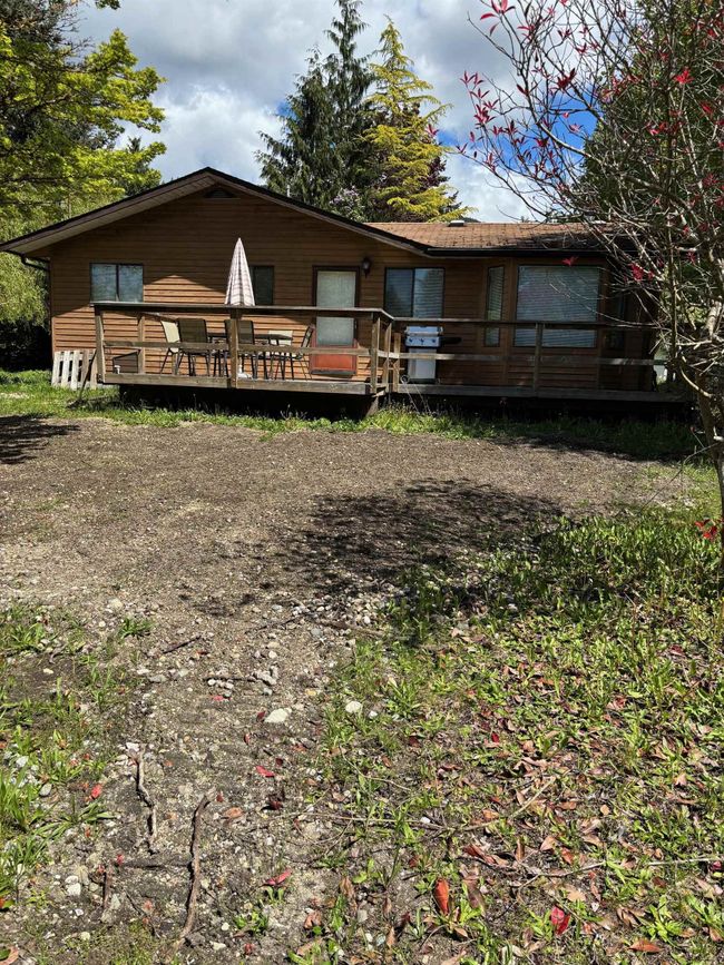 5472 Burnett Road, House other with 3 bedrooms, 1 bathrooms and 3 parking in Sechelt BC | Image 1