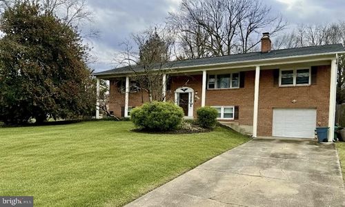 6807 Robinia Rd, Temple Hills, MD, 20748-2729 | Card Image