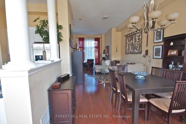 3298 Flagstone Dr, House attached with 4 bedrooms, 3 bathrooms and 2 parking in Mississauga ON | Image 4