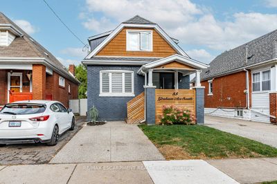 88 Graham Ave S, House other with 3 bedrooms, 3 bathrooms and 2 parking in Hamilton ON | Image 2