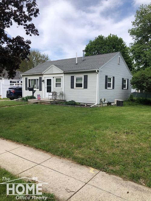 918 N Hickory St, Owosso, MI, 48867-1808 | Card Image