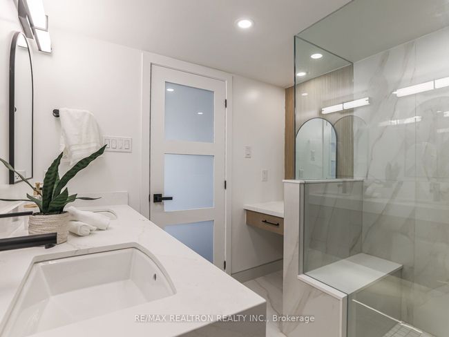 1611 - 7420 Bathurst St, Condo with 3 bedrooms, 2 bathrooms and 1 parking in Thornhill ON | Image 19